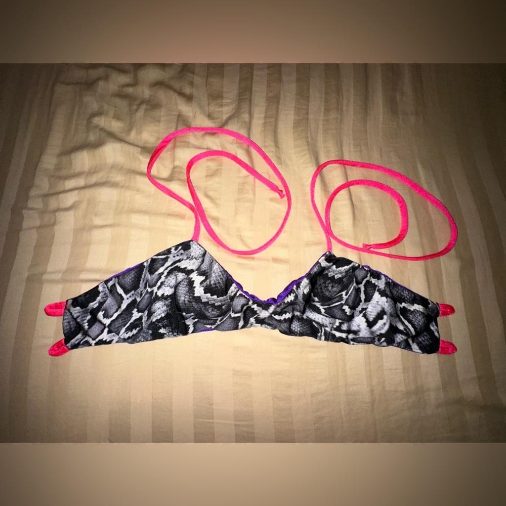 Savage Swim Lodi bikini top medium
